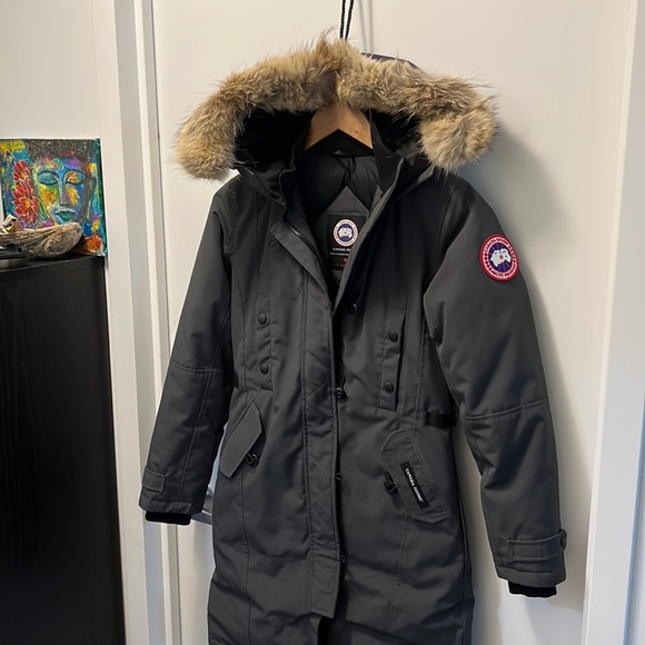 Canada Goose Kensington Parka, XXS brand new jacket with original fur trimming. - Picture 6 of 8